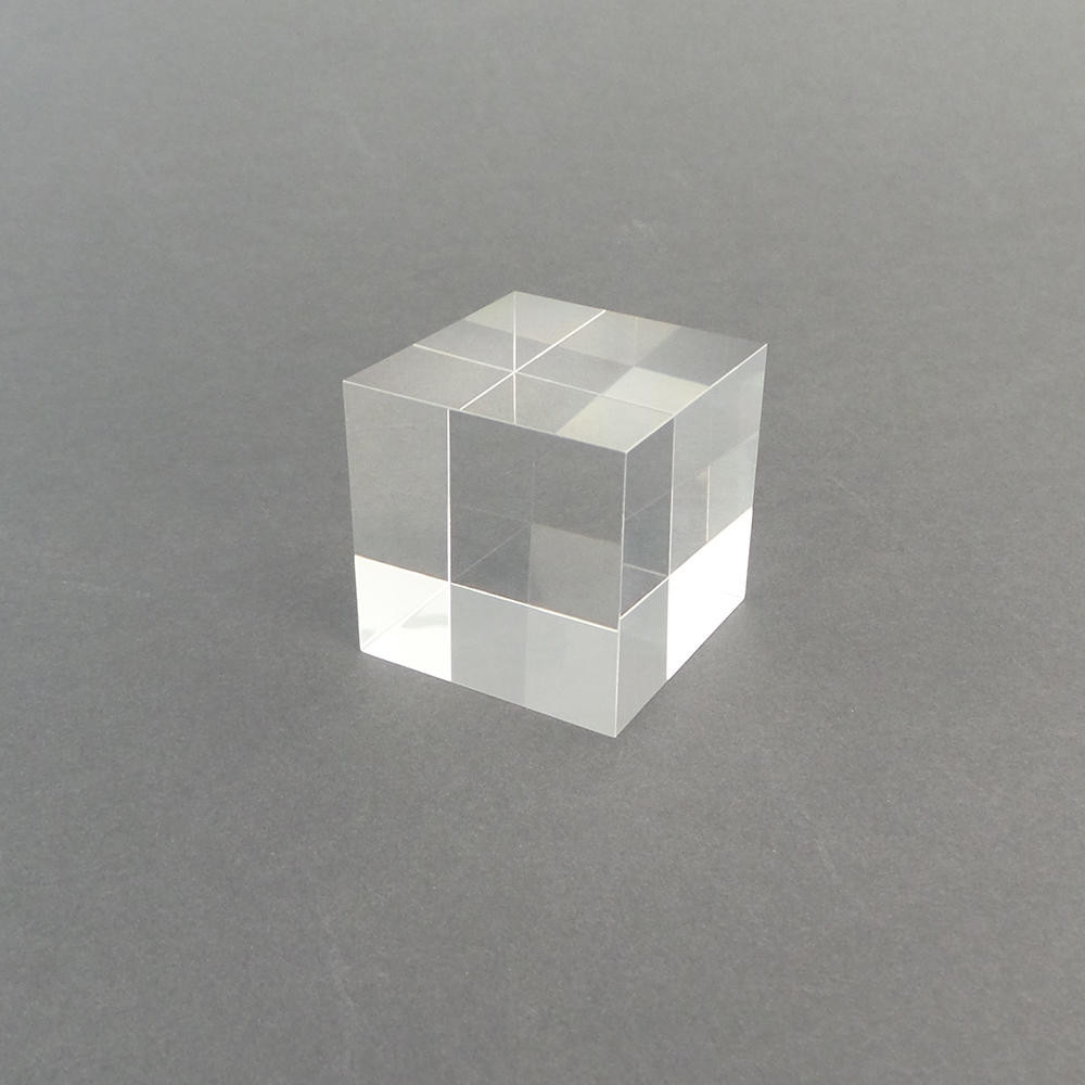 Visoko polirani prozirni blok od čvrstog perspeksa Mali blok od akrilne kocke